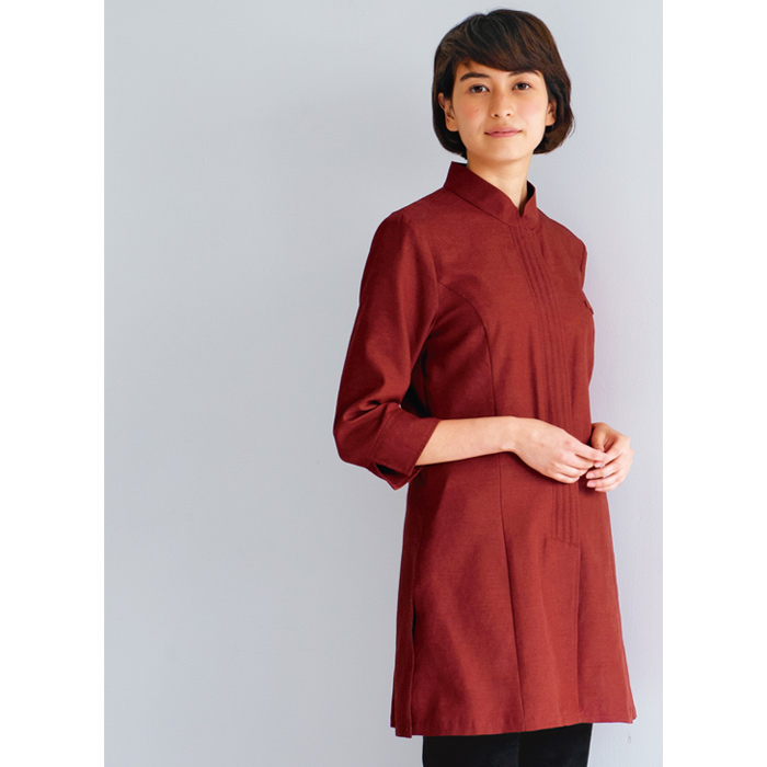 マオカラーロングシャツ　七分袖【女性用】　エスニックな空間にマッチ　モデル