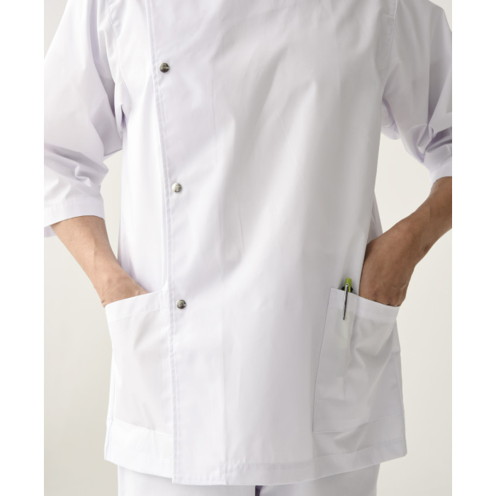 【栄養士・薬局】七分袖白衣【男性用】金属ドットボタンでメディカルらしさを感じさせるデザイン スペック