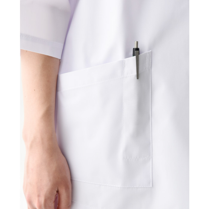 【栄養士・薬局】七分袖白衣【女性用】金属ドットボタンでメディカルらしさを感じさせるデザイン スペック