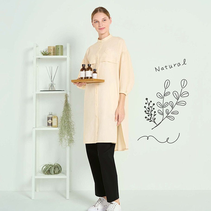 ロングシャツ　六分袖　スタンドカラー【女性用】　両脇スリットあり　AS8902　モデル