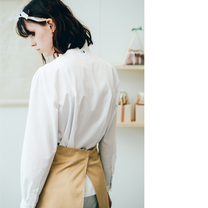 【飲食店販売店制服】ふんわりかわいいウイングカラーレディス長袖シャツ・ブラウス【女性用】　説明画像